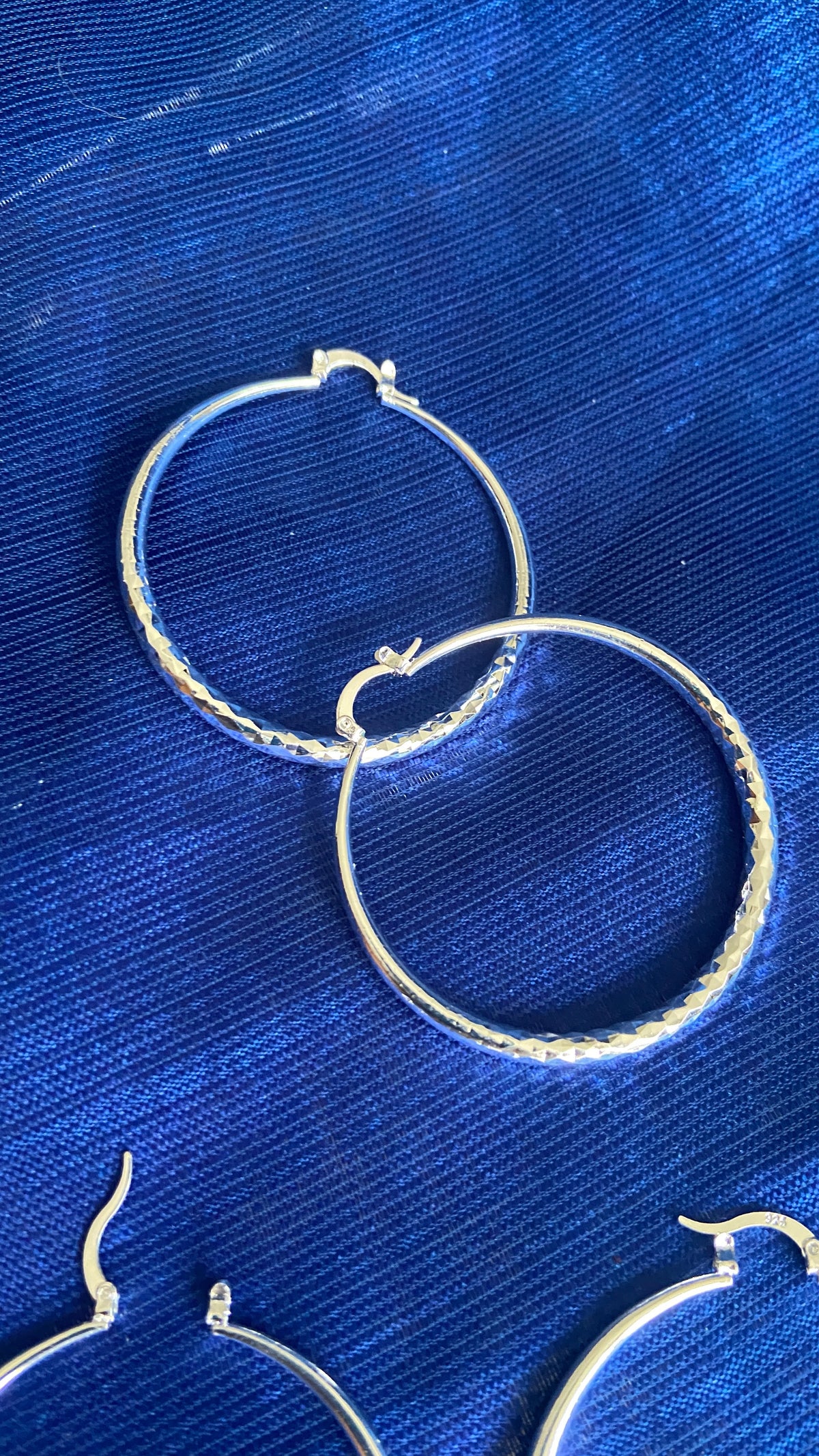 SILVER HOOP PIERCED EARRINGS