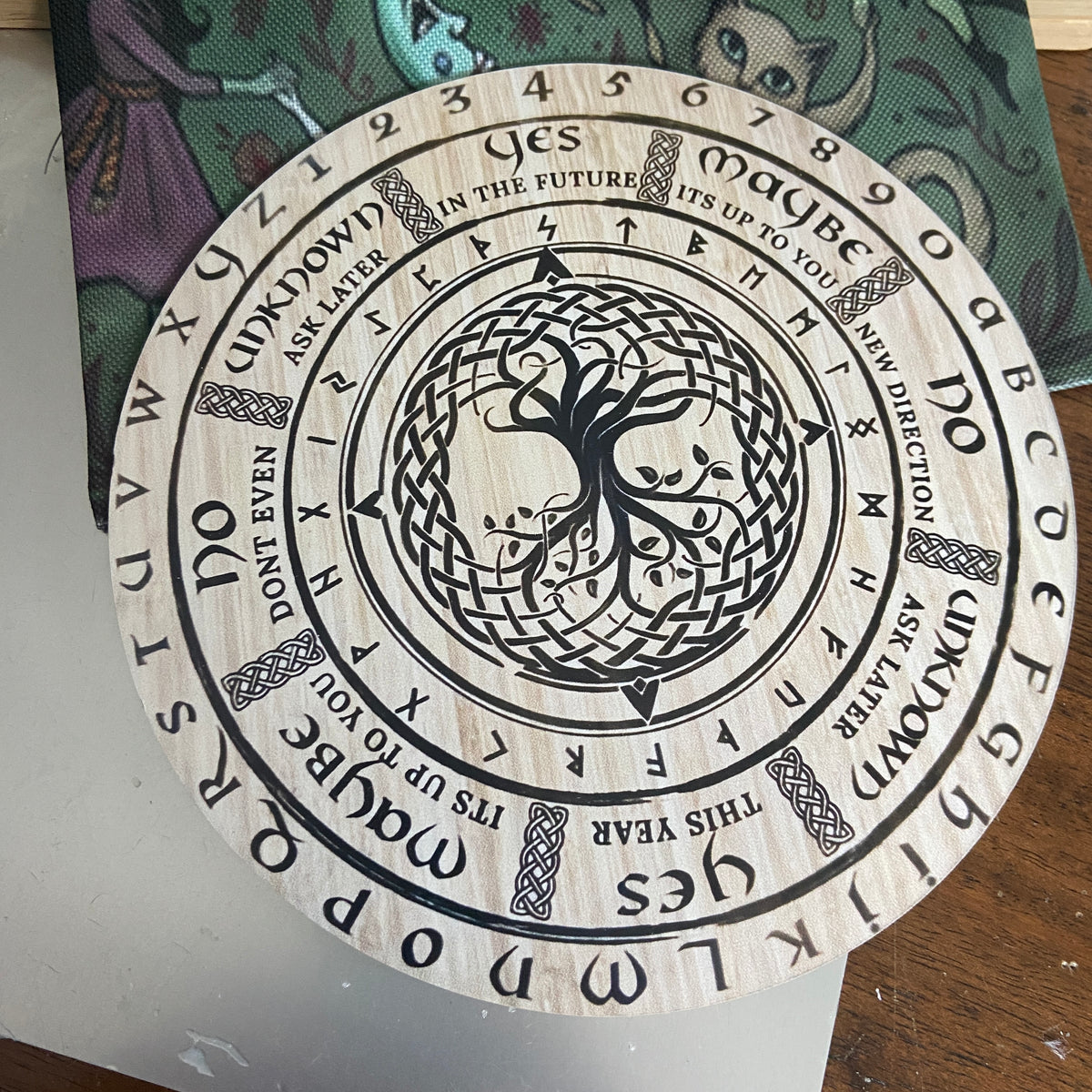 PENDULUMS & DOWSING PLATES DIVINATION BOARDS