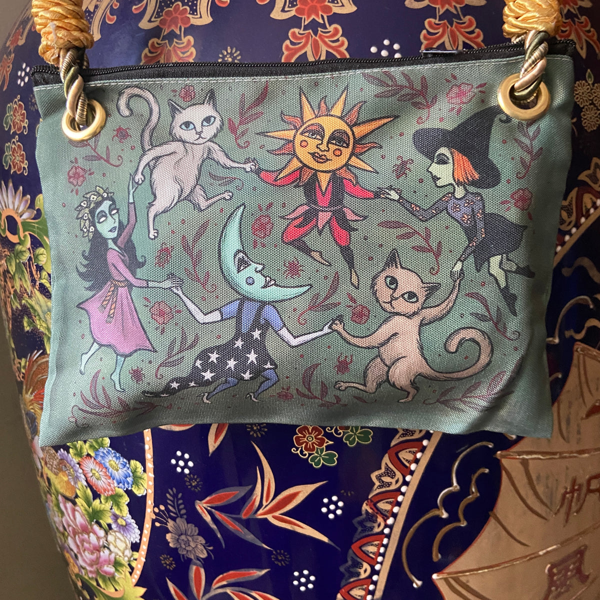 FABULOUS BOUTIQUE SHOULDER BAGS