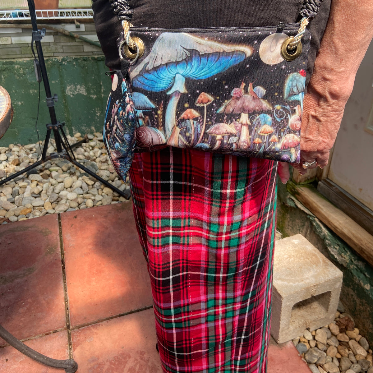 FABULOUS BOUTIQUE SHOULDER BAGS