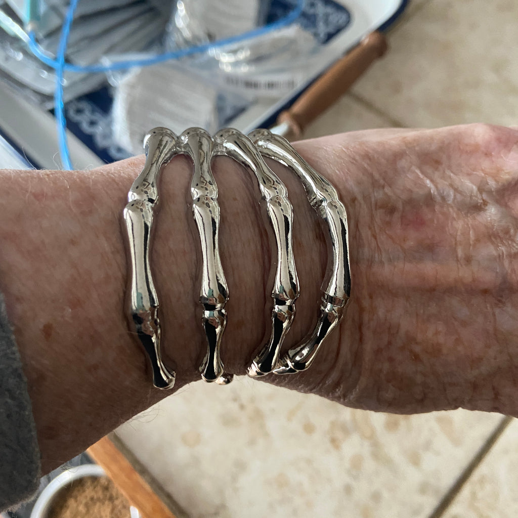SKELETON CUFF BRACELETTE "GOT CHA"