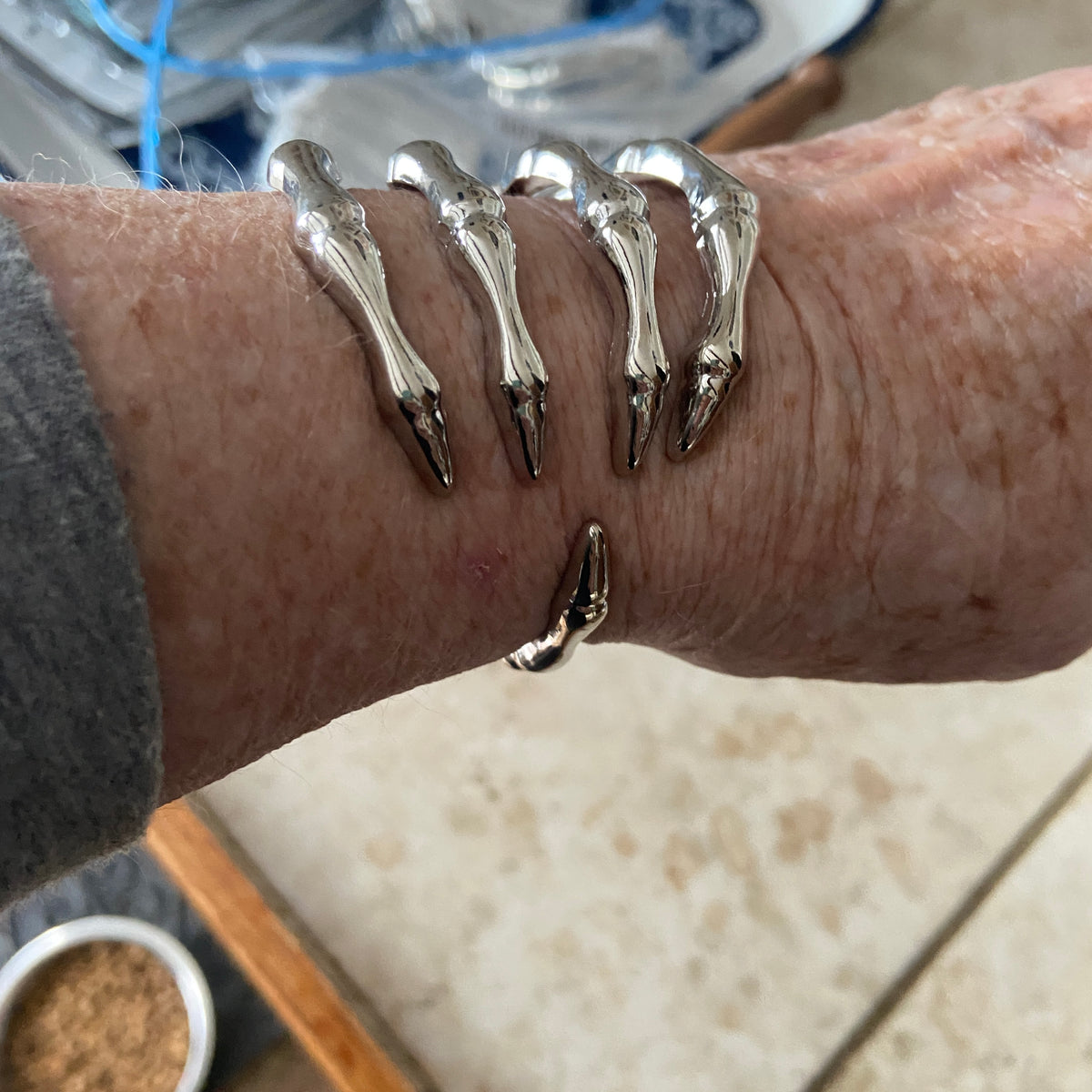 SKELETON CUFF BRACELETTE "GOT CHA"