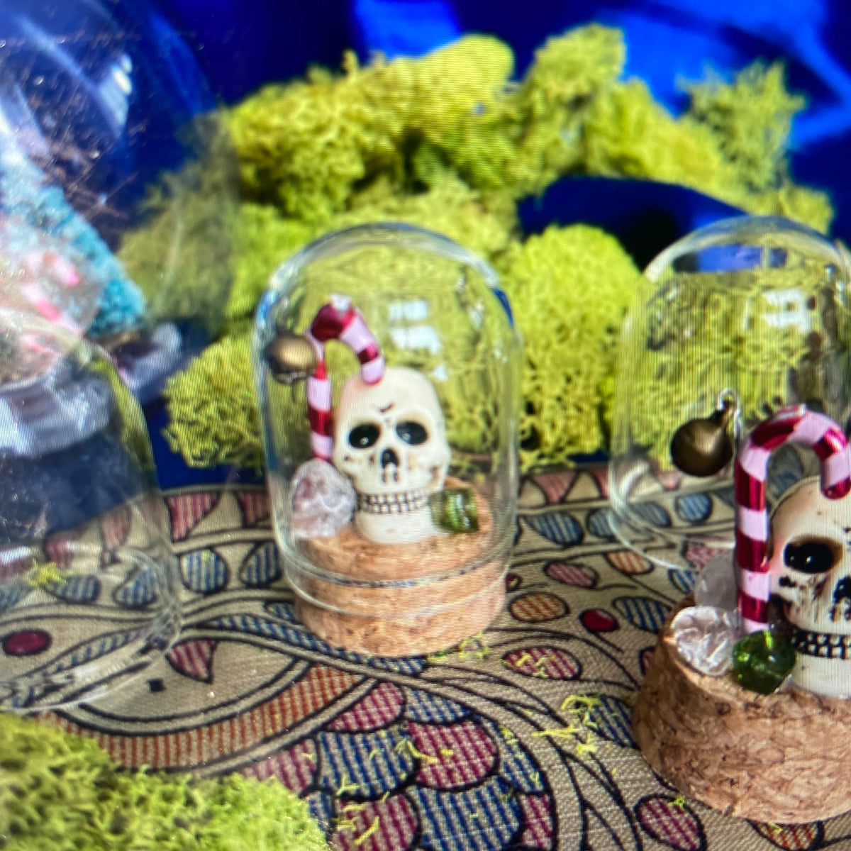 Merry Skullmas – Miniature Christmas Skull in a Glass Dome
