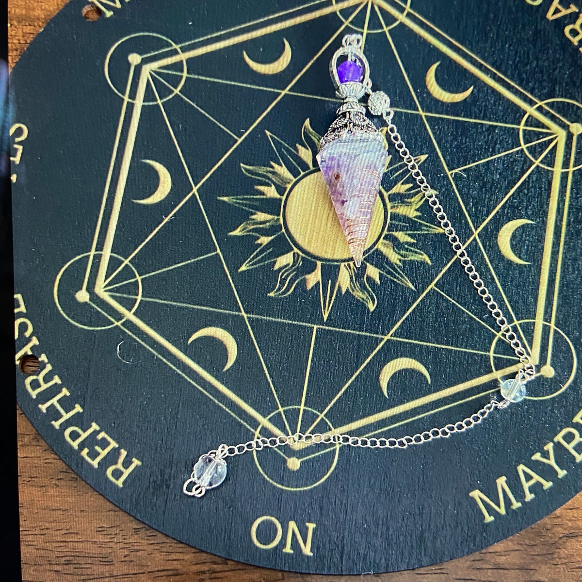 PENDULUMS & DOWSING PLATES DIVINATION BOARDS