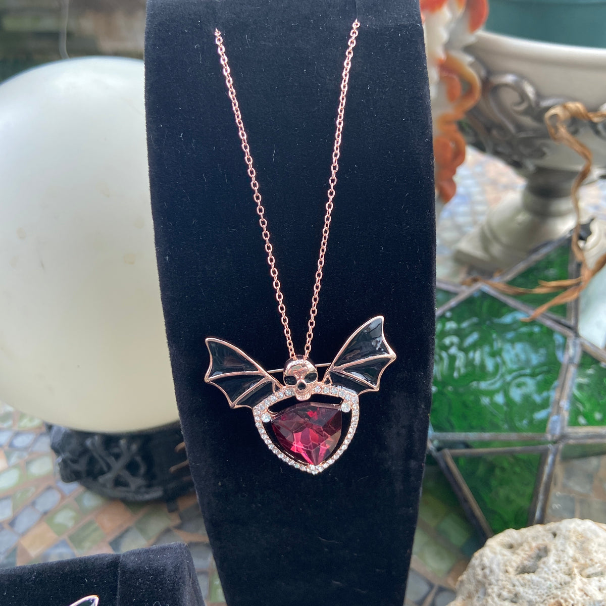 SKULL WITH WINGS PENDENT & BROOCH.