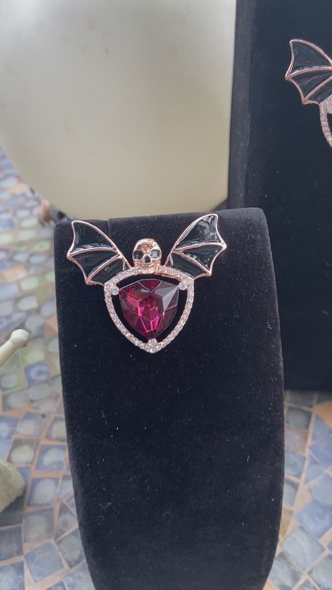 SKULL WITH WINGS PENDENT & BROOCH.